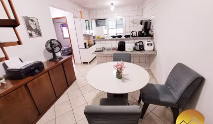 Apartamento duplex próximo à rua da feira no Jardim dos Turistas em Caldas Novas!