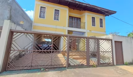 Sobrado em Caldas Novas com 3/4, 2 suítes, closet, 6 banheiros no Itanhangá 1