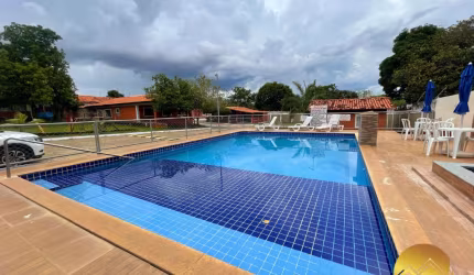 Ótimo chalé em Caldas Novas, mobiliado, 3/4, 2 suites, ar condicionado, em condomínio com área de lazer.
