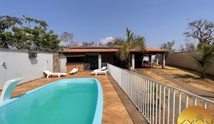 Excelente oportunidade! Casa com piscina a venda em Caldas Novas!!
