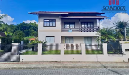 Apartamento com 4 dormitórios para alugar no bairro Padre Martinho Stein em Timbó/SC