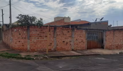 Vendo ou troco casa de 4 dormitórios no jardim Brasil Araraquara -SP