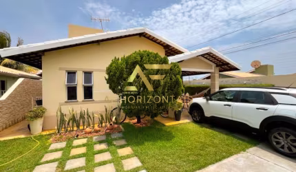 Linda casa com piscina no Condomínio Villa dos Bosques, Aruana, 3 quartos (1 suíte).