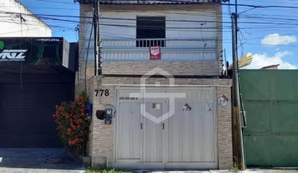 Casa com 4 dormitórios para alugar, 200 m² por R$ 2.700,00/mês - Montese - Fortaleza/CE