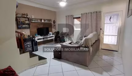 Sobrado à venda em Paulínia, Parque Bom Retiro, com 2 quartos, com 184 m²