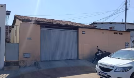Casa com 3 quartos à venda na Mauá, 818, Setor Central, Anápolis por R$ 300.000
