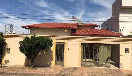 Casa com 3 quartos à venda na Virgínia Ribeiro, 29, Residencial Virgínia Correa, Anápolis por R$ 780.000