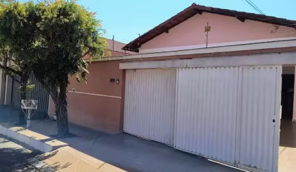 Casa com 3 quartos à venda na G, 17, Andracel Center, Anápolis por R$ 690.000