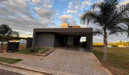 Casa em condomínio fechado com 3 quartos à venda na Rua RG 10, 17, Condomínio Residencial Gaudi, Anápolis por R$ 1.400.000