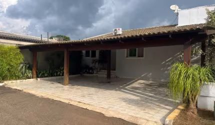 Casa em condomínio fechado com 3 quartos à venda na Israel Pinheiro, 63, Residencial Sol Nascente, Anápolis por R$ 590.000