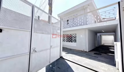 Casa Reformada (bem localizada) 3 Dormitórios 4 Vagas Vila Roque.