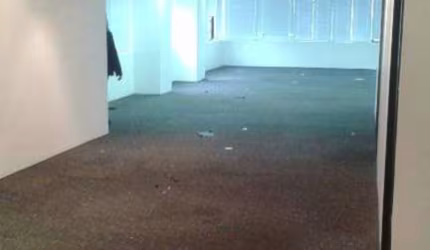 VENDA OU LOCAÇÃO DE SALA COMERCIAL NO BAIRRO CIDADE MONÇÕES, ZONA SUL - SP 2 SALAS E 2 VAGAS