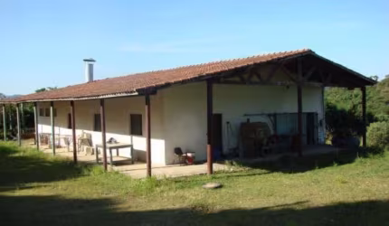 ÁREA INDUSTRIAL EM ARAÇARIGUAMA