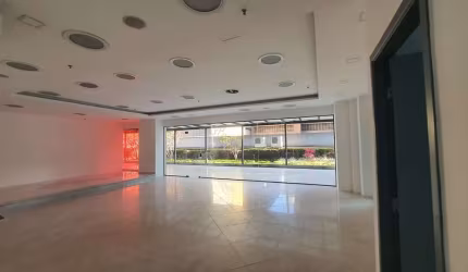 Loja para Locação ou Venda na Vila Olímpia , São Paulo.