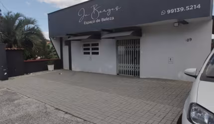 Ótimo imóvel comercial localizado no Saguaçu