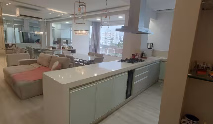 Ótimo Apartamento à Venda no Anita Garibaldi