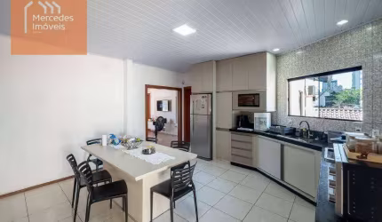 Casa com 3 dormitórios à venda, 300 m² por R$ 1.700.000,00 - Centro - Itajaí/SC