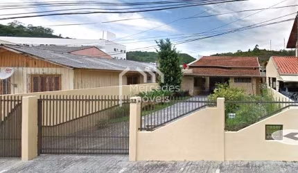 Casa com 1 suíte + 2 dormitórios à venda, 140 m² por R$ 1.700.000 - Fazenda - Itajaí/SC
