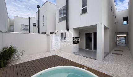Sobrado com 3 suítes à venda, 163 m² por R$ 1.320.000 - São João - Itajaí/SC