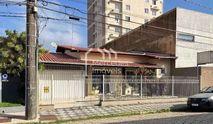 Casa com 1 suíte + 2 dormitórios à venda, 140 m² por R$ 1.200.000 - São Judas - Itajaí/SC