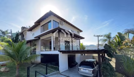 Casa com 3 suítes + 1 dormitório à venda, 350 m² por R$ 4.190.000 - Ariribá - Balneário Camboriú/SC