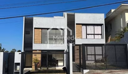 Sobrado semimobiliado com 1 suite + 2 dormitórios à venda, 130 m² por R$ 1.320.000 - Fazenda - Itaj
