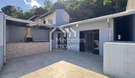Casa com 1 suíte + 3 dormitórios à venda, 160 m² por R$ 850.000 - Fazenda - Itajaí/SC