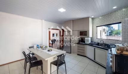 Casa com 3 dormitórios à venda, 300 m² por R$ 1.700.000,00 - Centro - Itajaí/SC