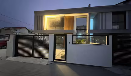 Casa - Padrão, para Venda em Florianópolis/SC