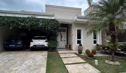 Casa Ampla em Condomínio de Alto Padrão em Valinhos com 3 Suítes e Sala de Cinema Exclusiva!