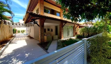 Casa em condomínio fechado com 6 quartos à venda no Piatã, Salvador , 390 m2 por R$ 2.000.000