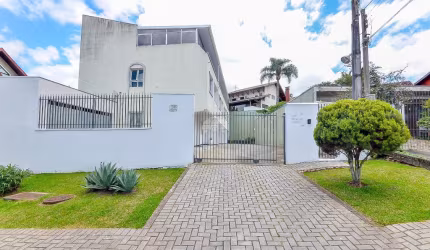 Sobrado Triplex à Venda no Bom Retiro – Curitiba/PR   4 quartos | 2 vagas | 154 m² privativos