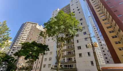 Apartamento 16º Andar,  rua tranquila no Champagnat, BIGORRILHIO, região nobre, uma quadra da Praça Ucrânia com feira gastronômica nos finais de semana Edifício Shannon, Rua Des. Otávio do Amaral, 741