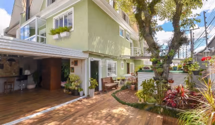 Sobrado Aconchegante à Venda | Pilarzinho – Curitiba/PR   220 m² de conforto, praticidade e charme em um só lugar!