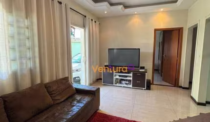 Casa à Venda – 2 Pavimentos no Bairro Senhora das Graças