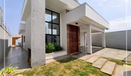 JARDIM MUNIQUE | Casa com Piscina em terreno inteiro