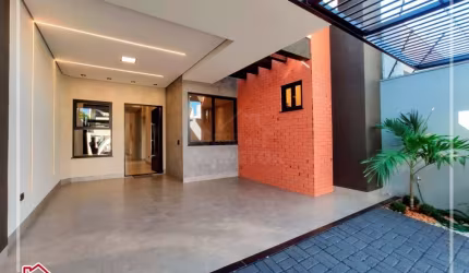 Casa com PISCINA  e COZINHA PLANEJADA no JARDIM BRASIL em Maringá