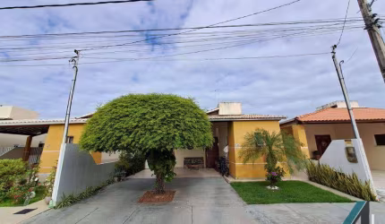 Casa de alto padrão em condomínio fechado na Aruana
