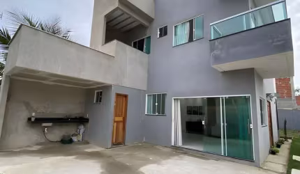 Casa à venda no bairro Castelândia - Serra/ES