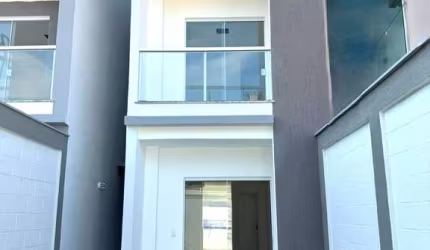 Casa Duplex Próxima à Praia
