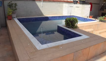 **Oportunidade Imperdível de casa na Ponta da Praia!**