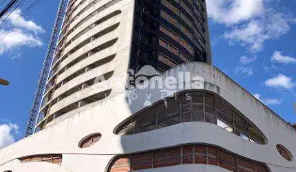 Apartamento à venda no Bairro São Pelegrino