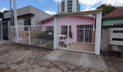 Casa independente à venda no bairro Pétropolis