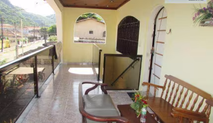 Casa com 3 dormitórios à venda, 286 m² por R$ 710.000,00 - Jardim Independência - São Vicente/SP