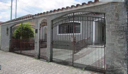 Casa com 3 dormitórios à venda, 173 m² por R$ 770.000,00 - Jardim Guassu - São Vicente/SP