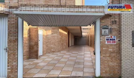 Sobrado com 3 dormitórios à venda, 176 m² por R$ 720.000,00 - Centro - São Vicente/SP