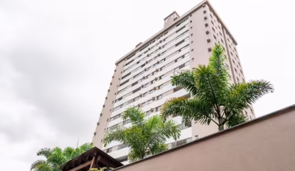 Apartamento em ótima localização no bairro da Velha.
