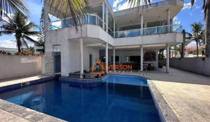 Casa frente a praia á venda em Peruíbe