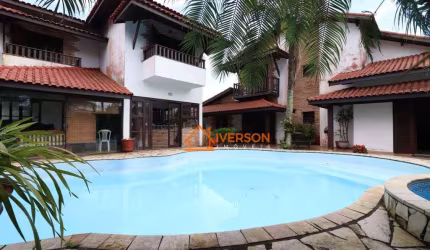 Casa para venda em Peruíbe com piscina