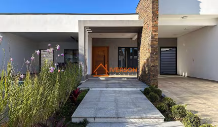 Casa para venda em Peruíbe com piscina